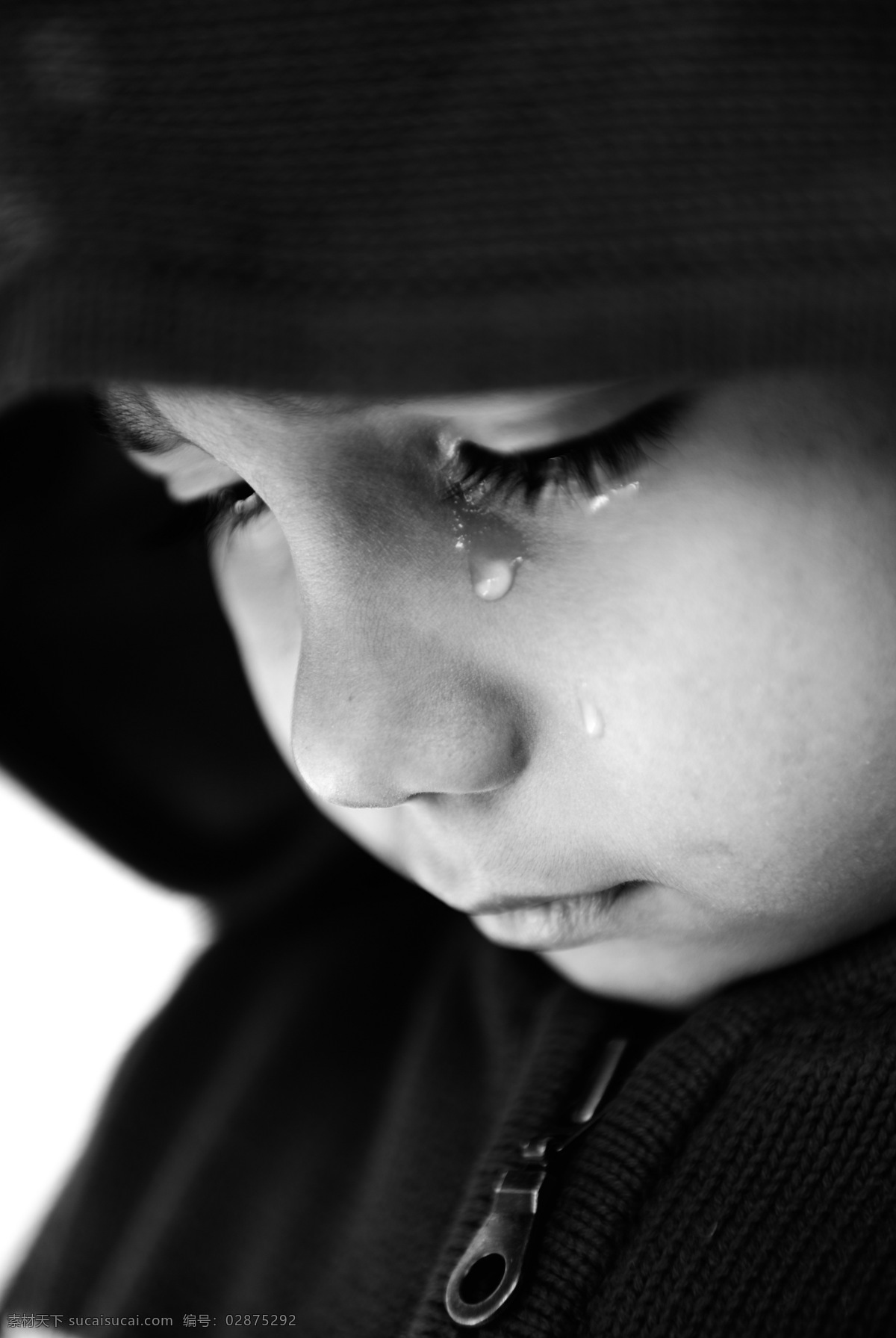哭泣 男孩 外国儿童 可爱 男生 小学生 悲伤人物 泪水 泪珠 生活人物 人物图片