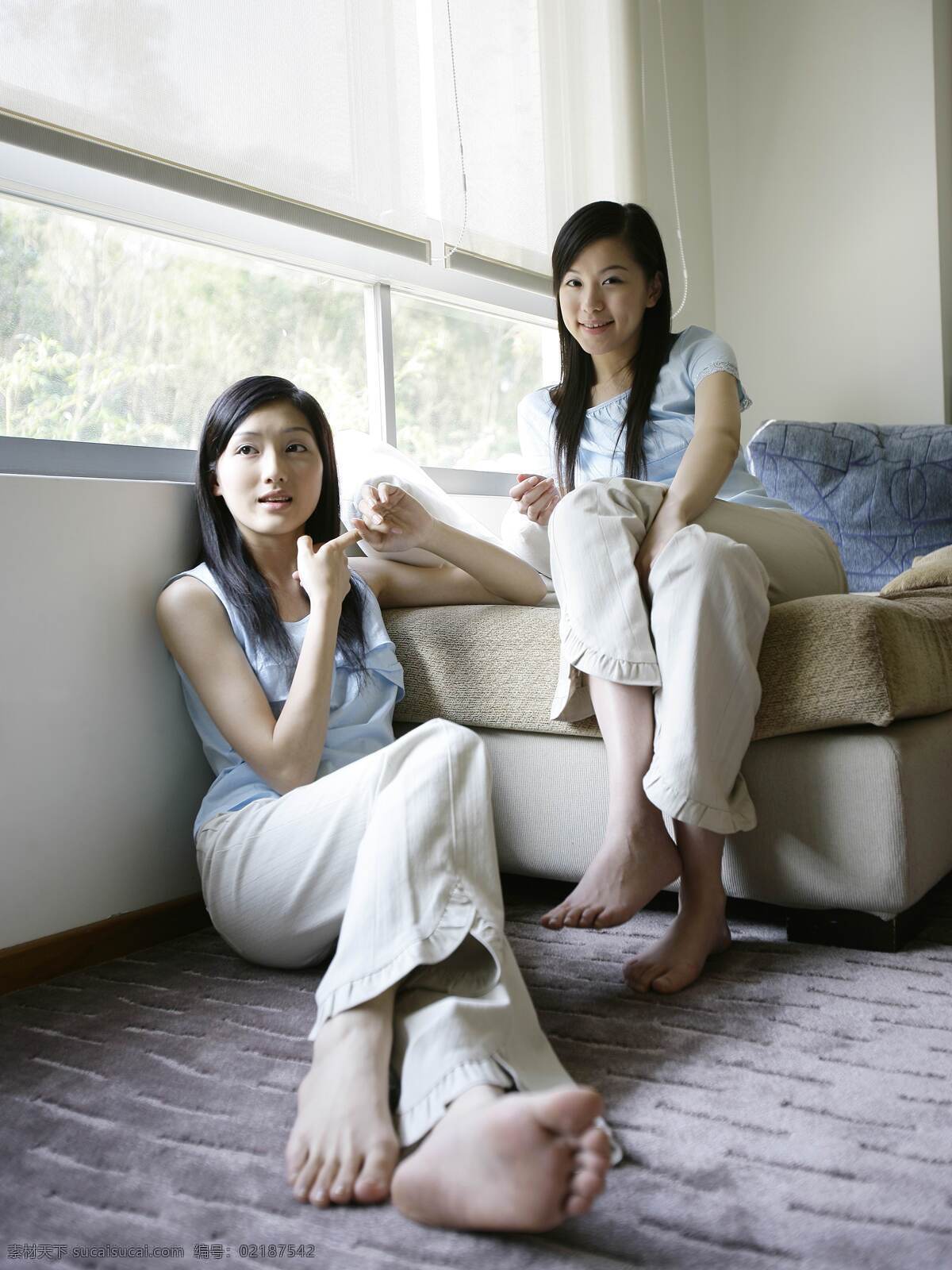 微笑 居家 女孩 居家女孩 宅女 休闲 女性 清纯 美女图片 人物图片