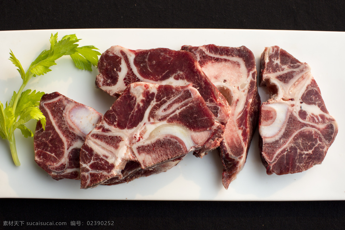 牛脖骨 牛脊骨 黑牛肉 带骨牛肉 带肉牛骨 餐饮美食 食物原料