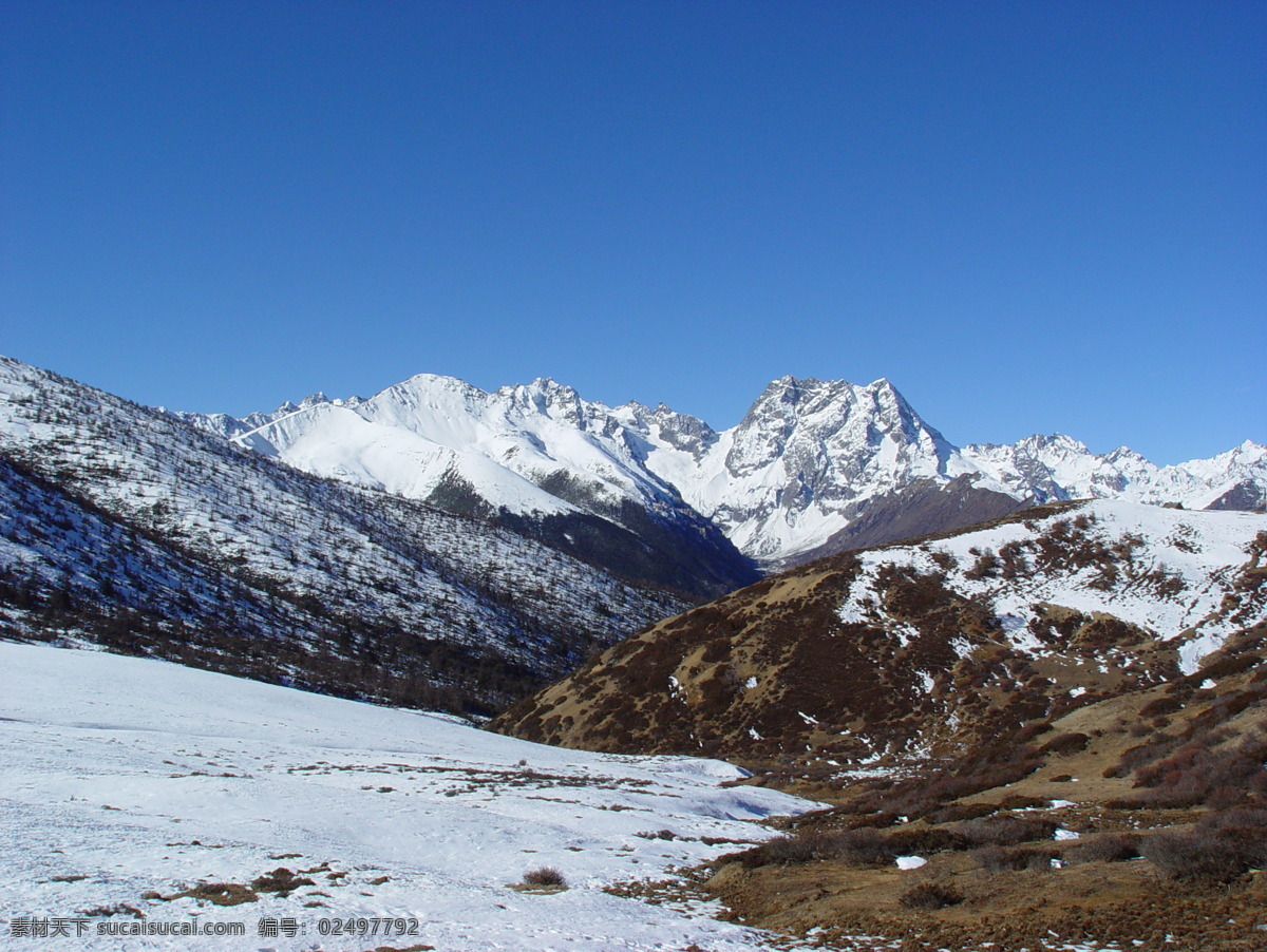 白马雪山 云南省 香格里拉 青藏高原 主峰 蓝天 冬天 山水风景 自然景观