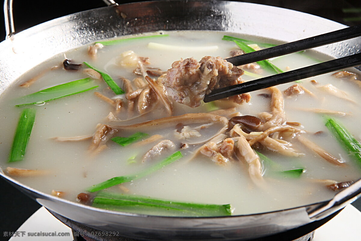 茶树菇鸡汤 茶树菇炖鸡汤 锅仔茶树菇 鸡块 茶树菇 老鸡汤 鸡汤 清汤 传统美食 餐饮美食 高清菜谱用图