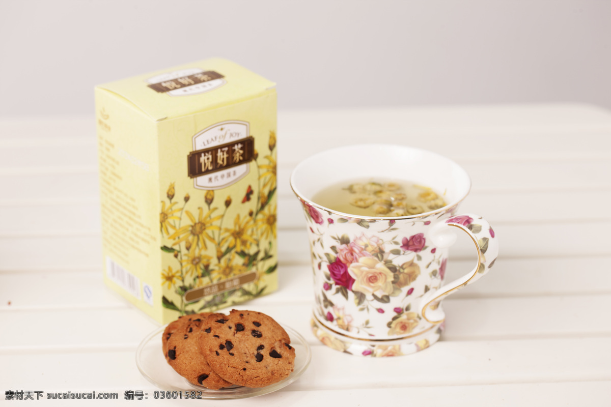 杯子 茶 茶叶 场景 花 花草茶 菊花 菊花茶 野菊花 桌子 情景 特写 温馨 文化艺术图库 文化艺术 矢量图 日常生活