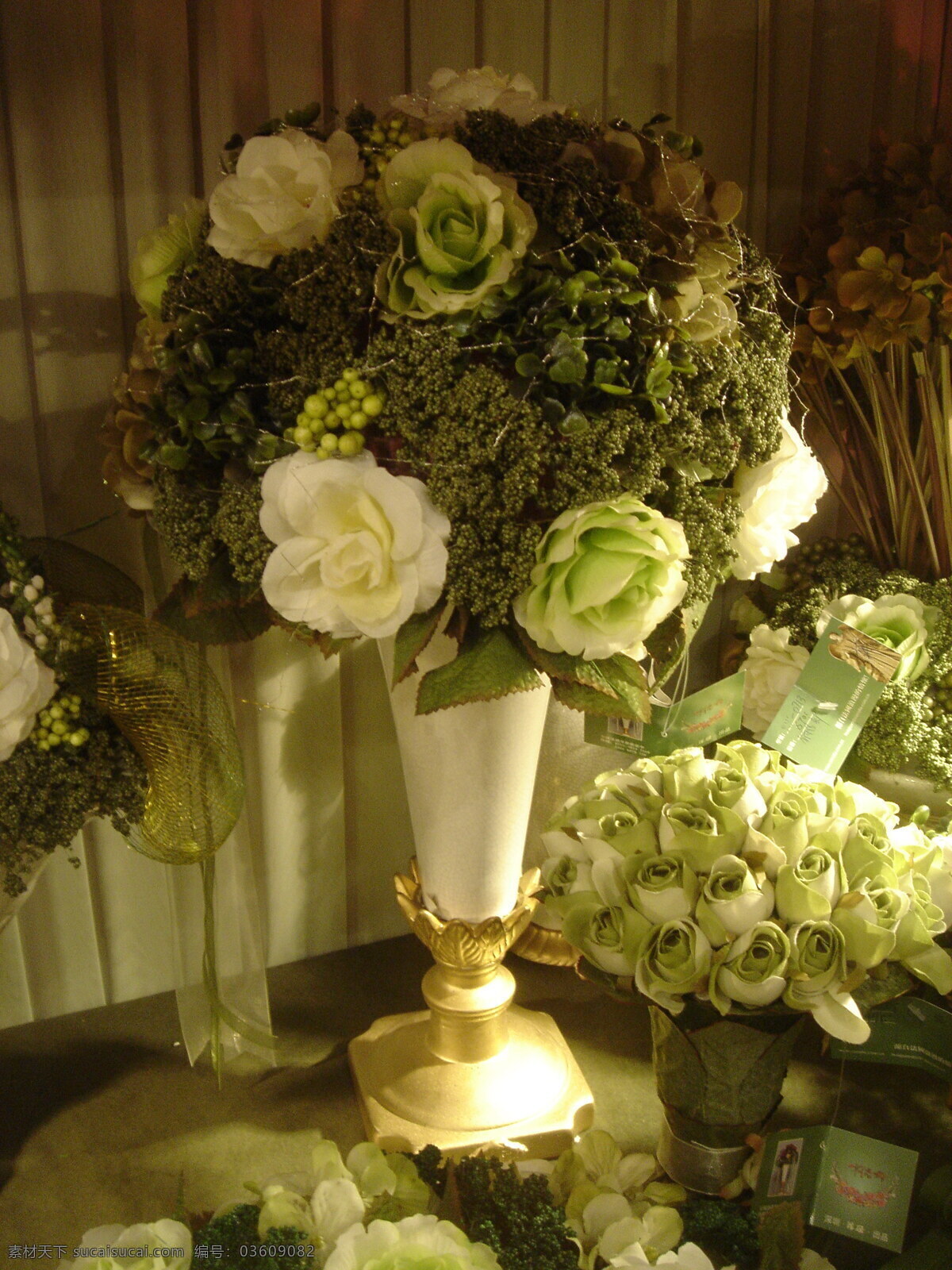 欧式 插花 白色花 花草 花瓶 绿色花 玫瑰花 欧式花 欧式插花 生物世界 家居装饰素材