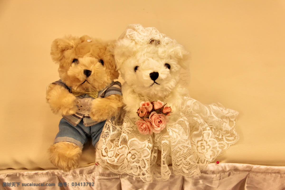 婚礼 上 熊 夫妻 生活百科 玩具娃娃 小熊 娱乐休闲 psd源文件