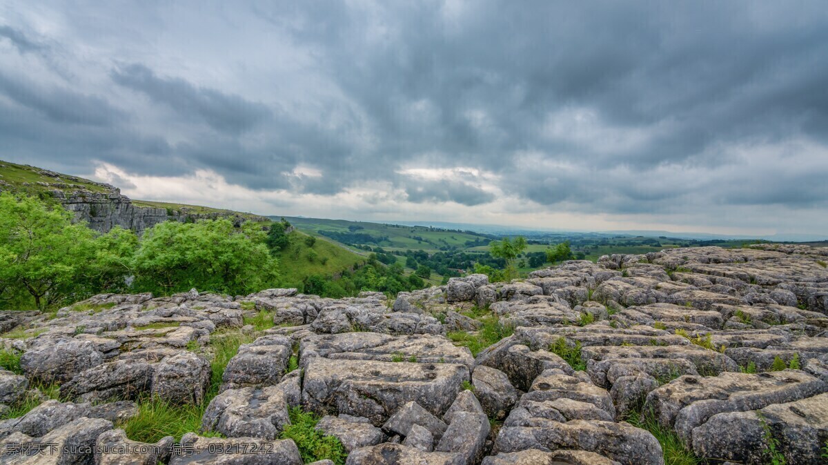 石头 天空 乌云 石林 怪石嶙峋 自然景观 自然风景
