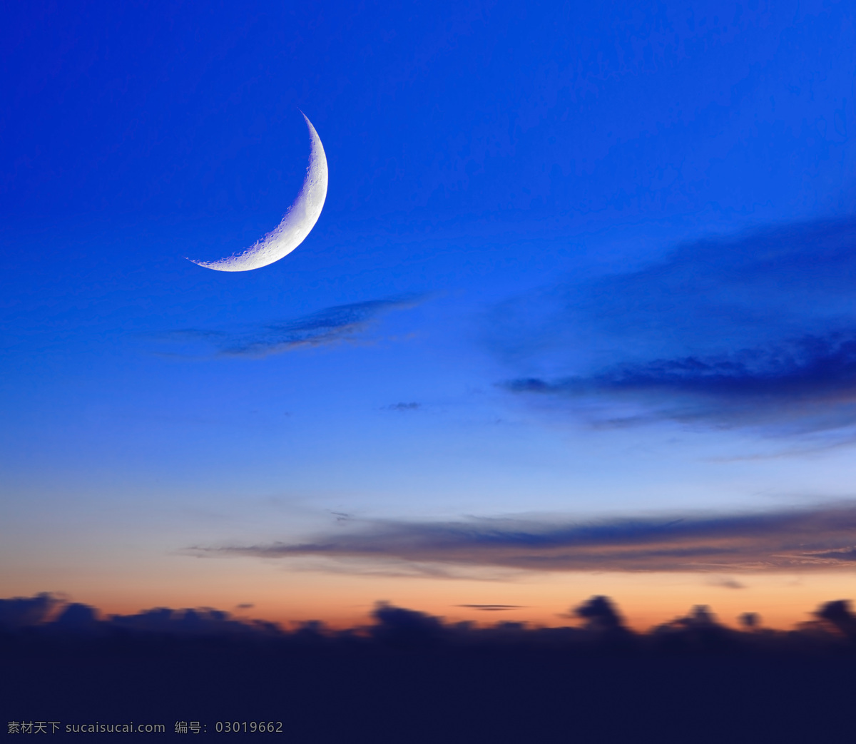天空 中 美丽 月亮 月色 美丽月亮 美丽夜晚 月夜 美丽风景 其他风光 风景图片