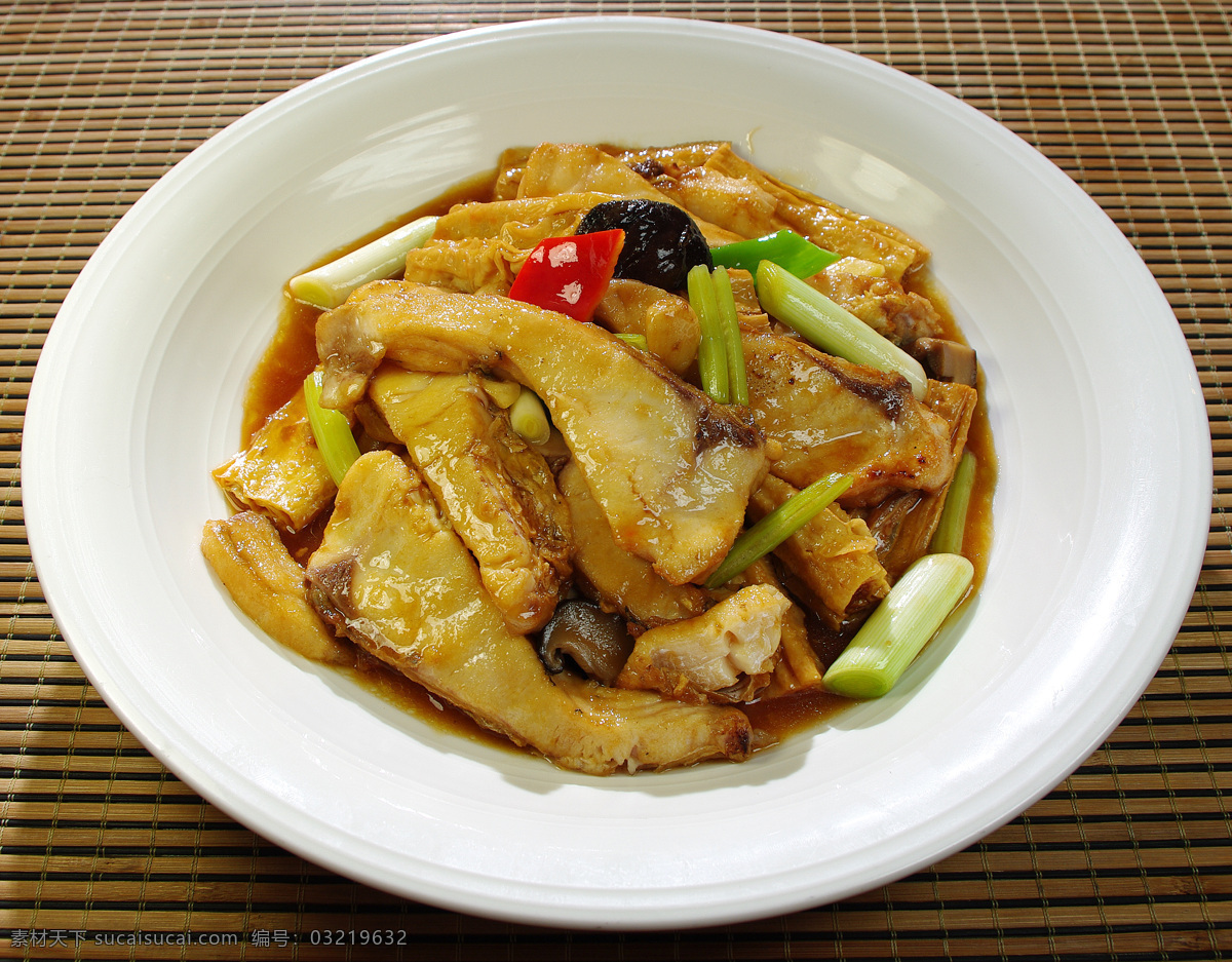 支 竹 焖 鱼腩 餐饮美食 传统美食 大蒜 海鲜 鱼 粤菜 支竹焖鱼腩 支竹 腐竹 鲩鱼 矢量图 日常生活