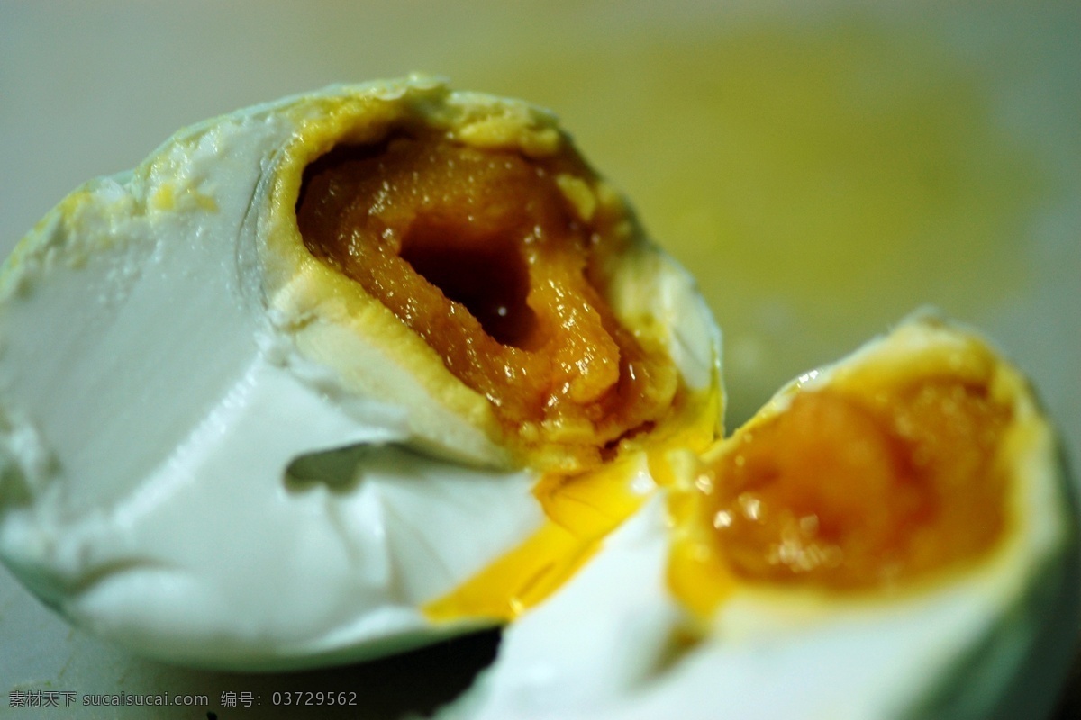 咸鸭蛋 鸭蛋 咸鸭蛋黄 出油 中式菜 传统美食 餐饮美食