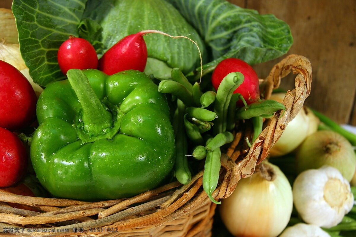 菜篮子 菜篮 篮子 蔬菜 竹篮 青菜 青椒 红萝卜 洋葱 水珠 包菜 四季豆 健康蔬菜 绿色蔬菜 生物世界