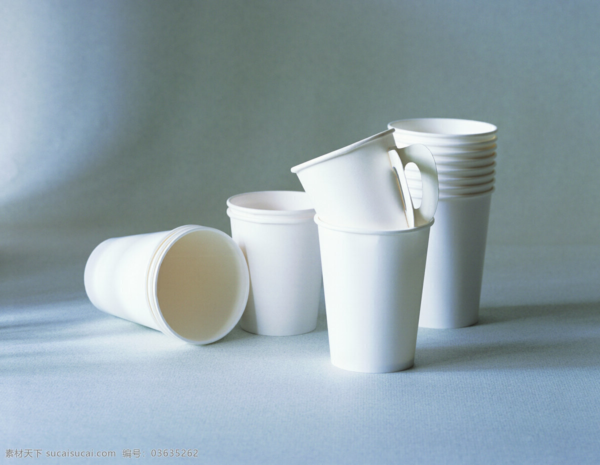 白色 卫生 纸杯 杯子 清洁 一次性 一堆 歪倒 照片 高清大图 高清图片 餐具厨具 餐饮美食