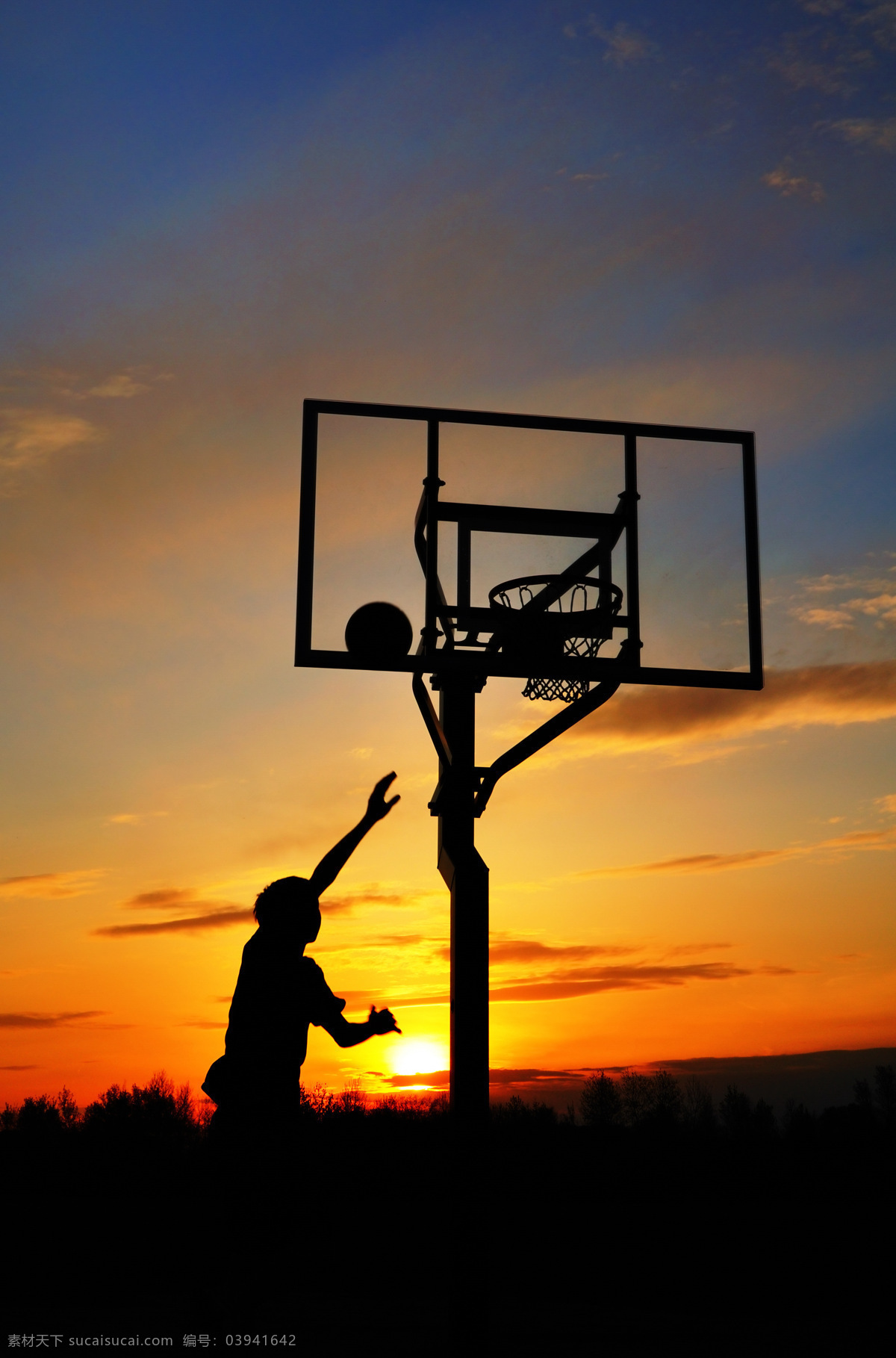 夕阳 下 投篮 运动员 篮球 健身器材 健身人物 外国人物 体育项目 体育比赛 体育运动 生活百科