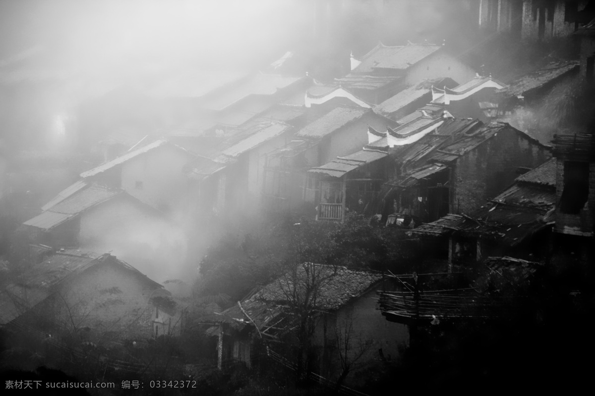 炊烟黑白照片 广东 清远 连州 连南 连南千年瑶寨 千年瑶寨 瑶寨 瑶族 少数民族 风景 风光 旅游 民居 农村 民房 住宅 生活 炊烟 黑白照片 旅游摄影 国内旅游