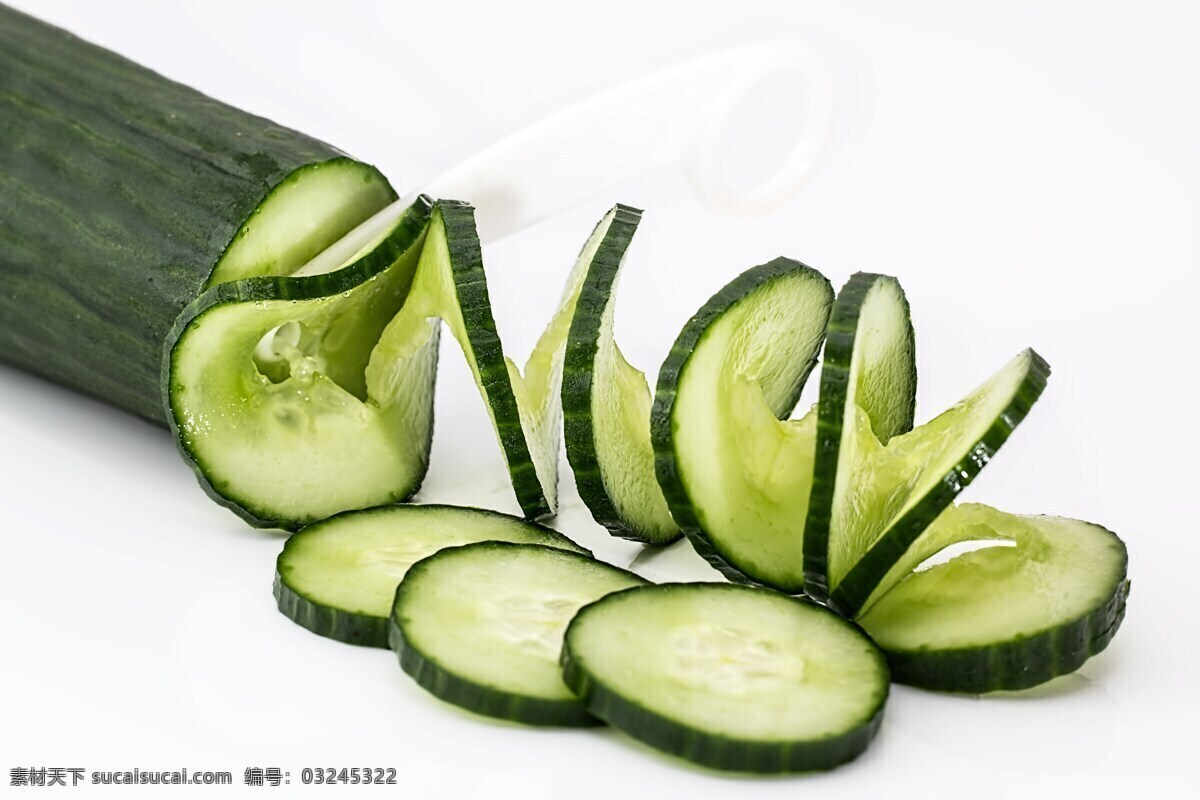 新鲜黄瓜 黄瓜 黄瓜切片 切片 黄瓜片 绿叶 蔬菜 瓜果蔬菜 新鲜 绿色 生物世界