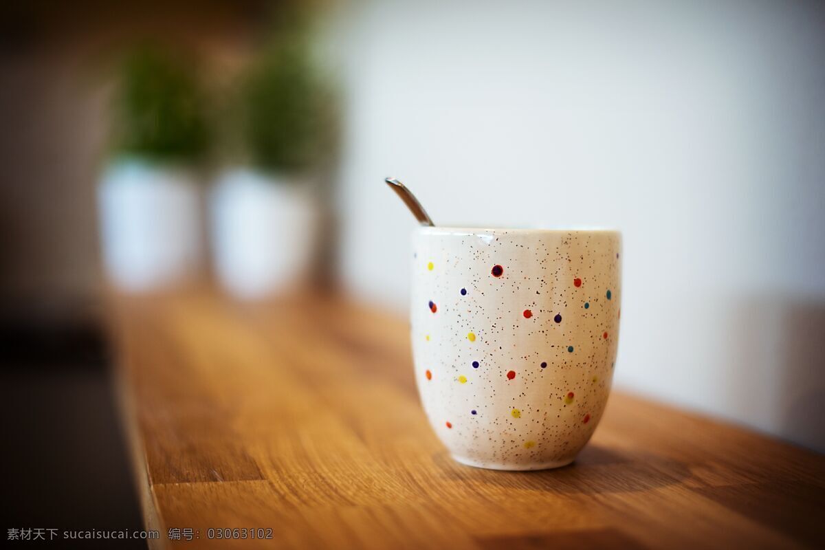 杯子 陶瓷 咖啡杯 一杯咖啡 美式咖啡 咖啡杯碟子 咖啡杯勺子 花纹咖啡杯 生活百科 生活素材