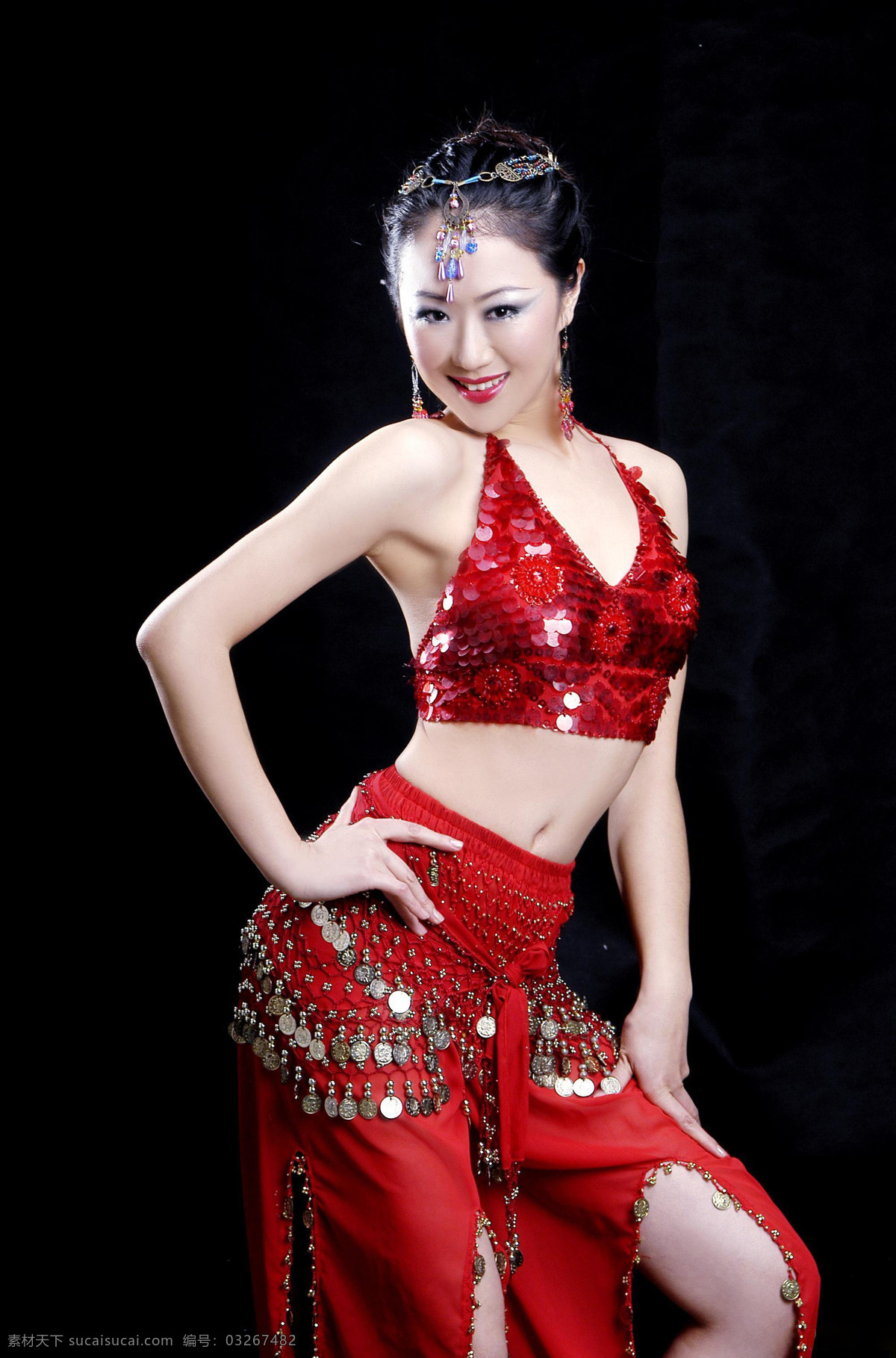 吊坠 丰满 红衣 美女 民族 女性女人 裙子 人物图库 妖娆的性感 妖娆 性感 造型 姿势 妩媚 娇艳 s 亮片 鱼鳞 装饰 头饰 舞蹈 电眼 时尚美女写真 psd源文件