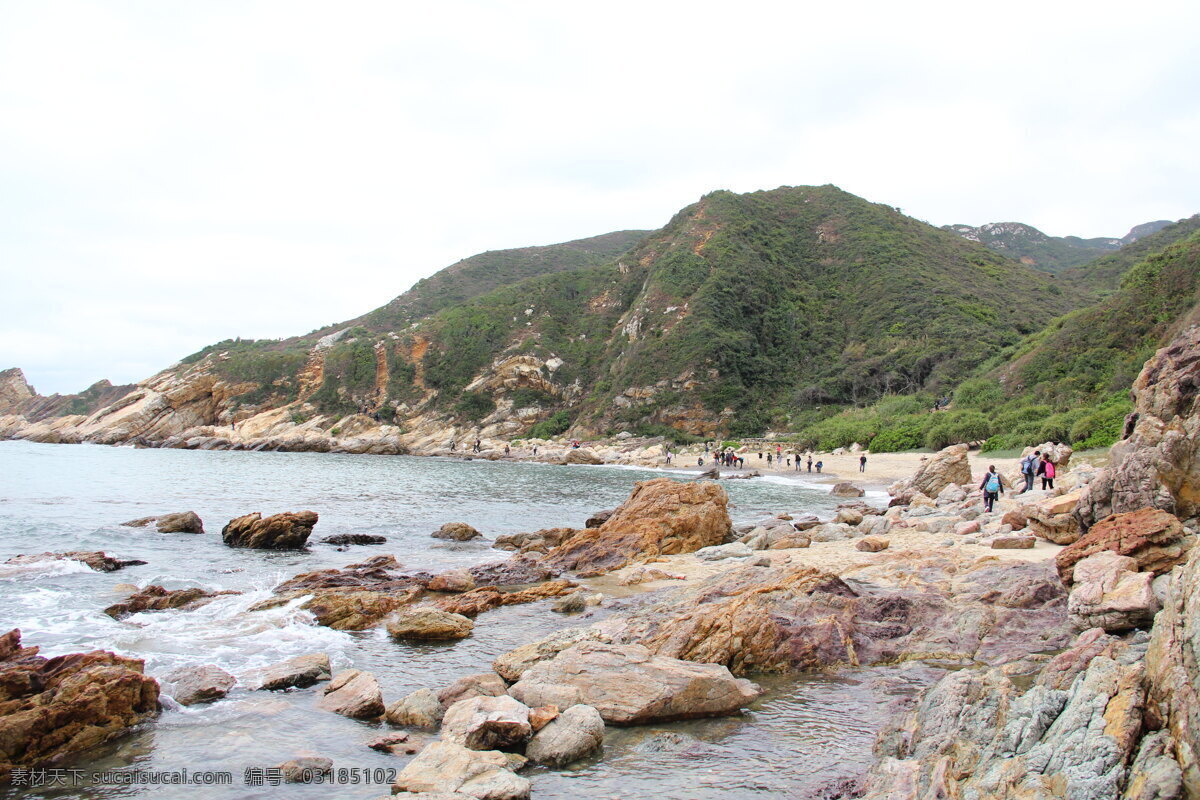 海边 岩石 大海 海边风景 海浪 海滩 旅游摄影 青山 沙滩 边岩石 沙石 海砂 自然风景 psd源文件
