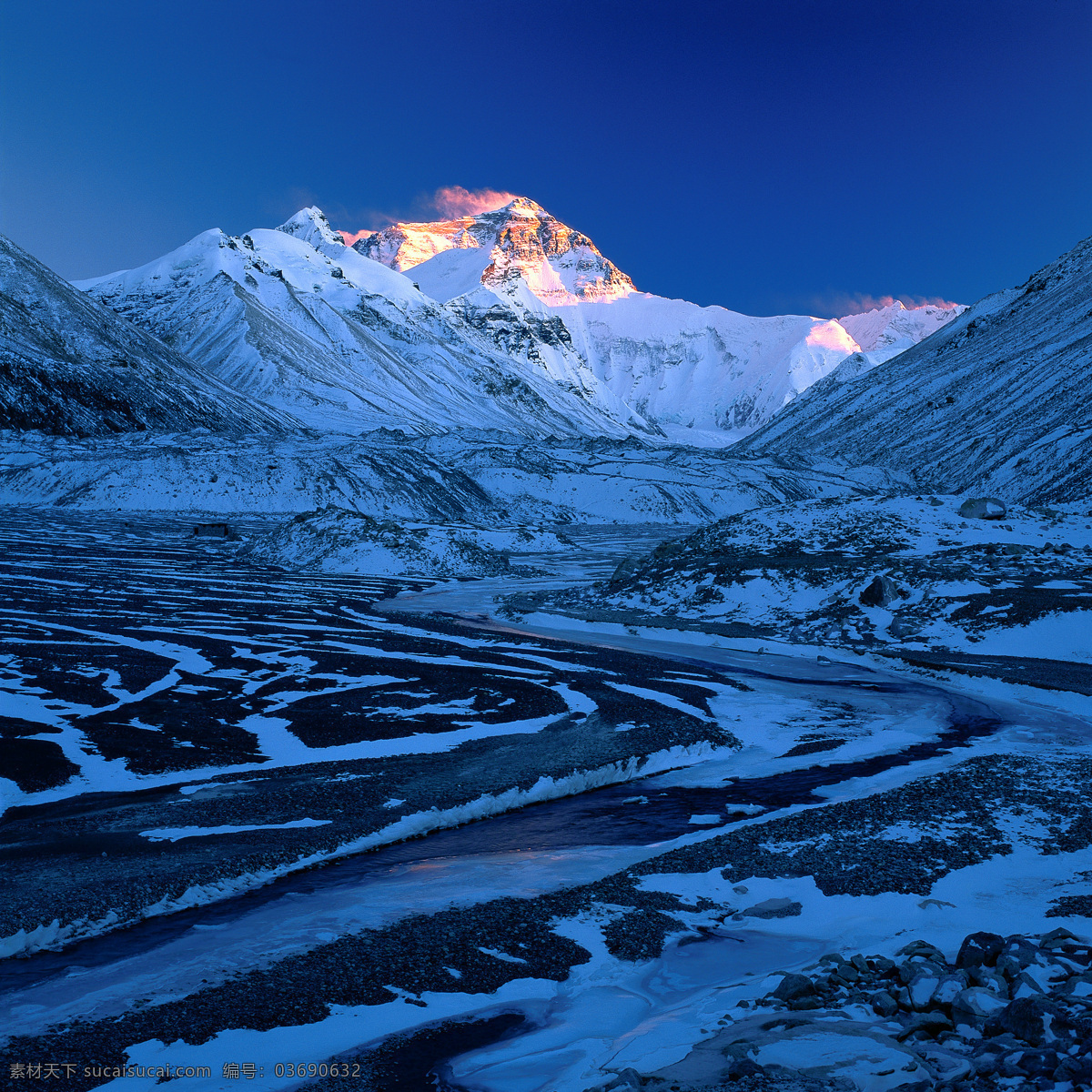 珠穆朗玛峰 西藏 山峰 高峰 雪峰 顶峰 雪山 山 高山 高耸山峰 晨曦 终年积雪 蓝天 无限风光 雪域风光 喜马拉雅 旅游摄影 国内旅游 摄影图库