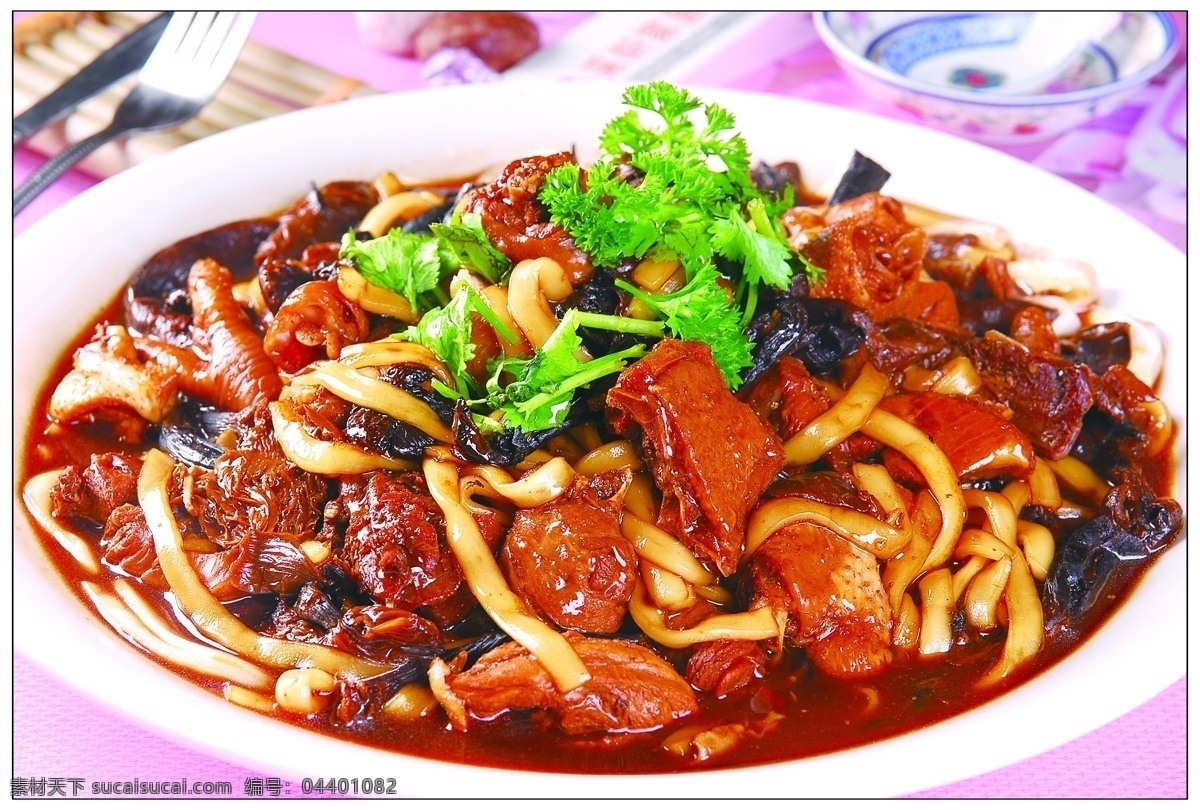 笨 鸡 蘑菇 炖 粉条 笨鸡蘑菇炖粉 鸡肉 炒鸡 特色菜 家鸡 柴鸡肉 美食 菜 餐饮美食 传统美食