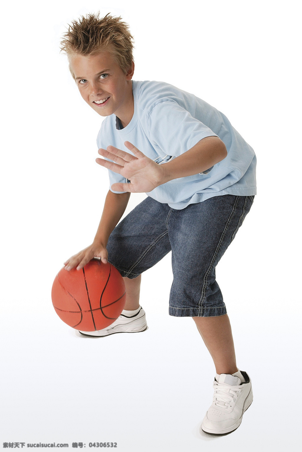孩子玩篮球 孩子 打球 篮球 玩球 高兴 阻挡 外国孩子 外国篮球 儿童幼儿 人物图库