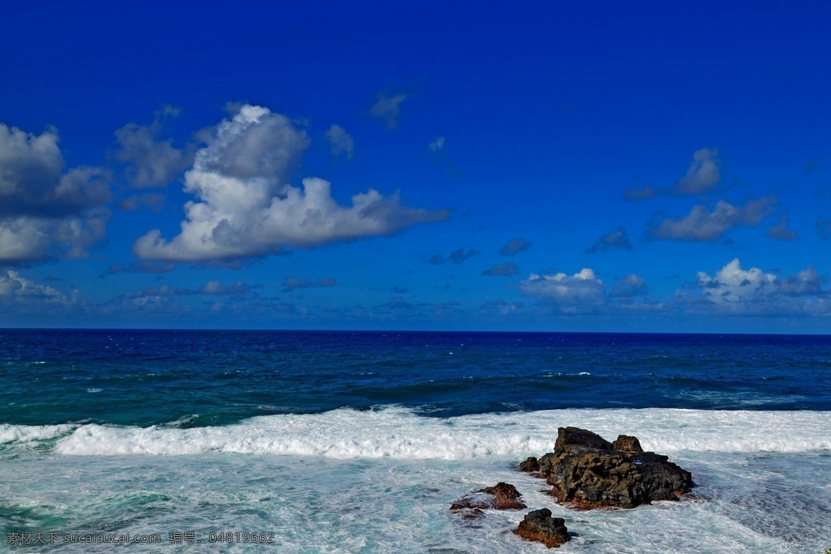 高清 美丽 海岸 风景 大海 海边 蓝天 天空 云朵