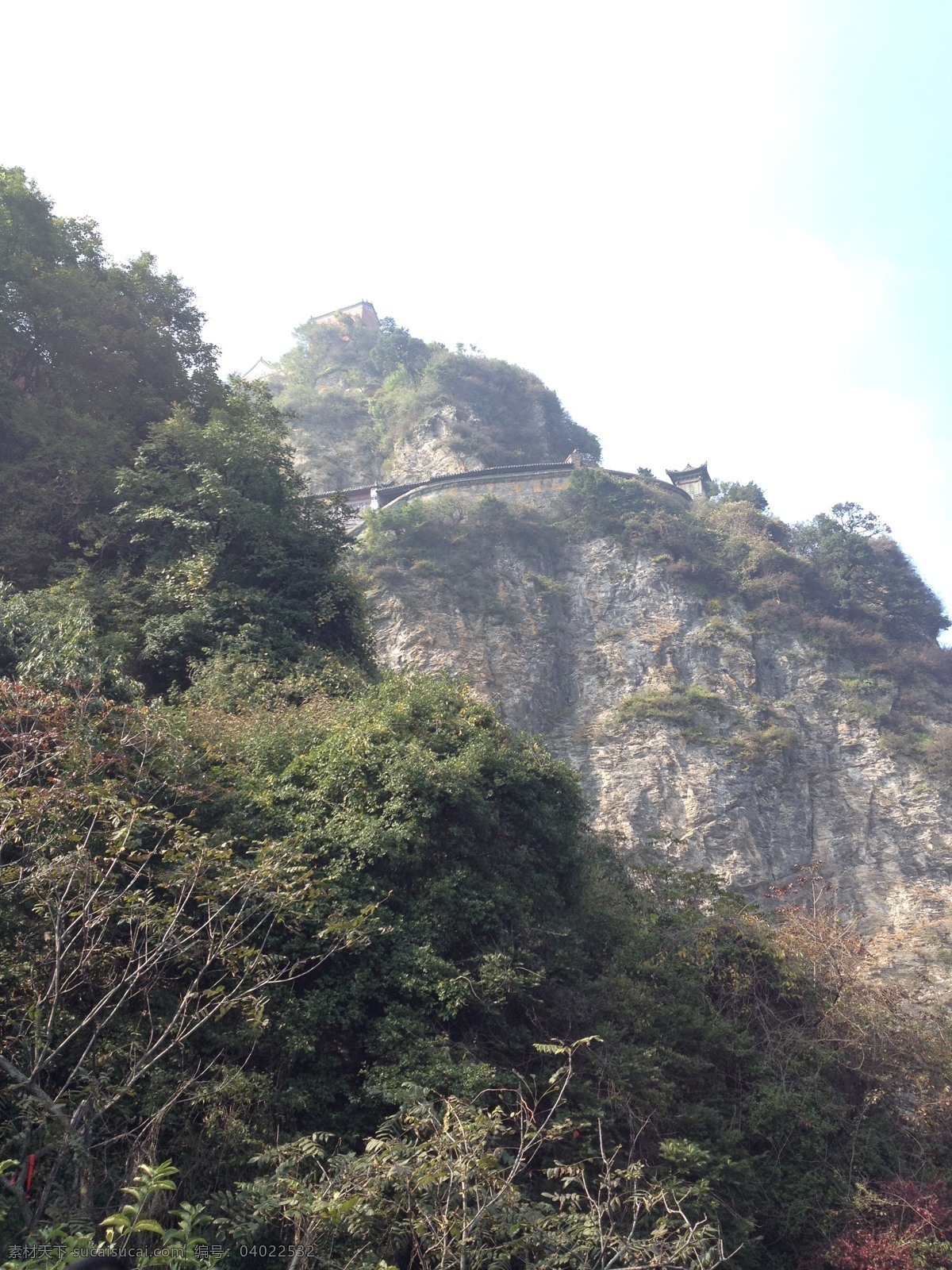 仰望武当山 武当山里 风景 嵩山峻岭 树木茂盛 蓝天白云 武当山 旅游摄影 自然风景 白色