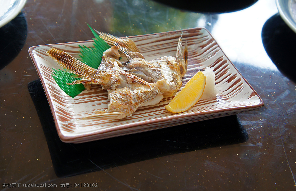 炸鲷鱼下巴 鲜美 日式料理 日本料理 料理 餐饮美食