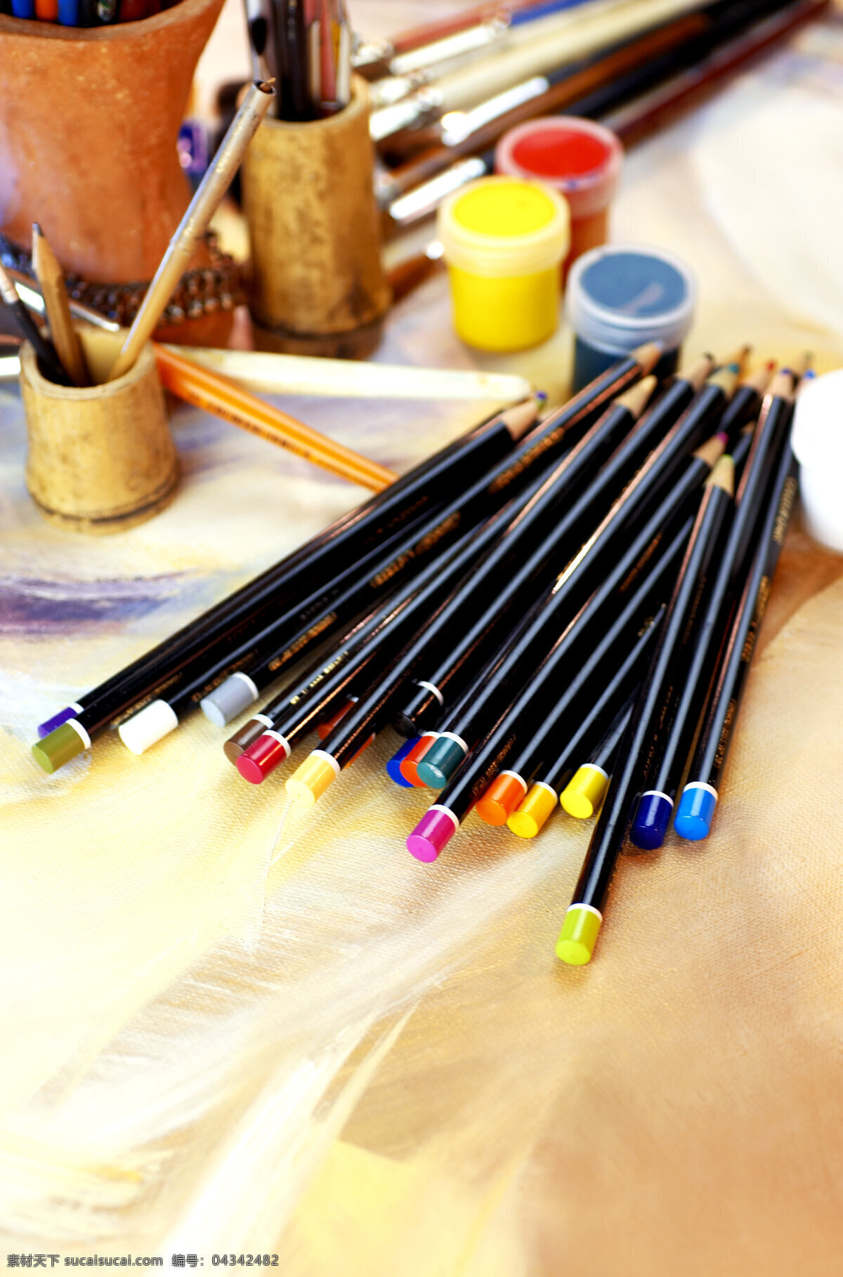 画笔 绘画工具 彩笔 水彩画笔 艺术 绘画 颜料 水彩画 美术绘画 文化艺术