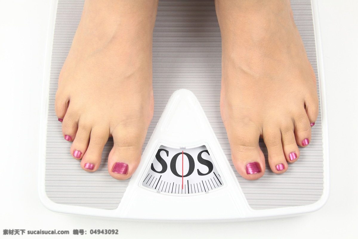 量体重 瘦身 美女图片 电子称 节食减肥 瘦身女性 健康女性 健身女性 生活人物 人物图片