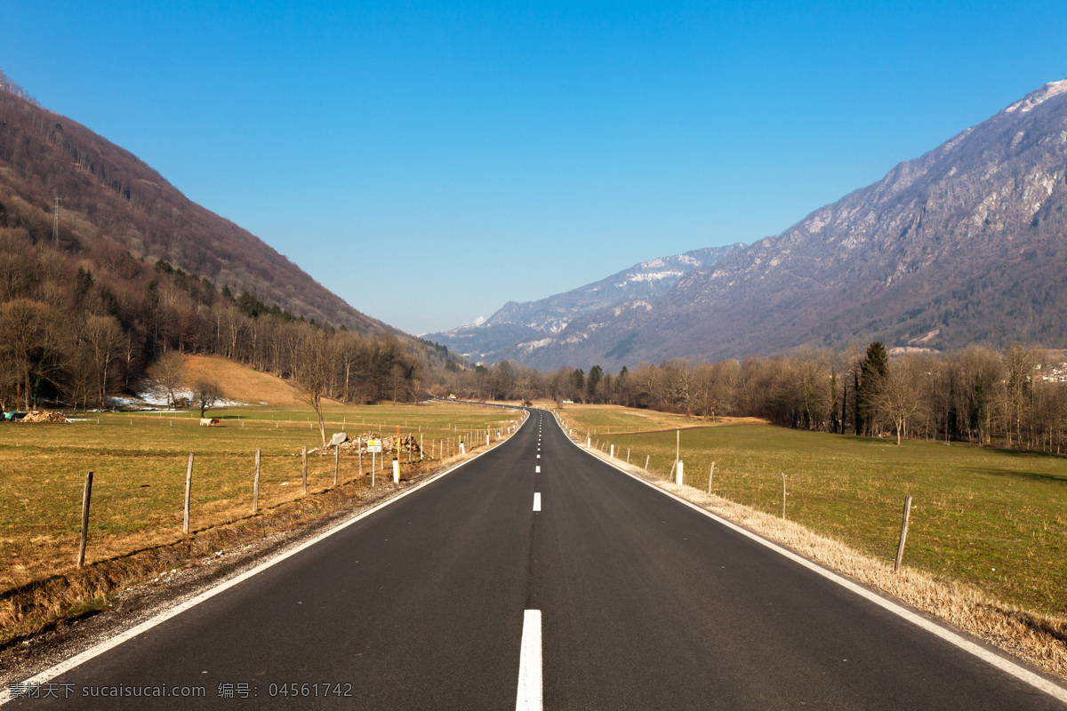 笔直 公路 笔直的公路 山脉 美丽风景 自然风光 美丽景色 自然美景 其他风光 风景图片