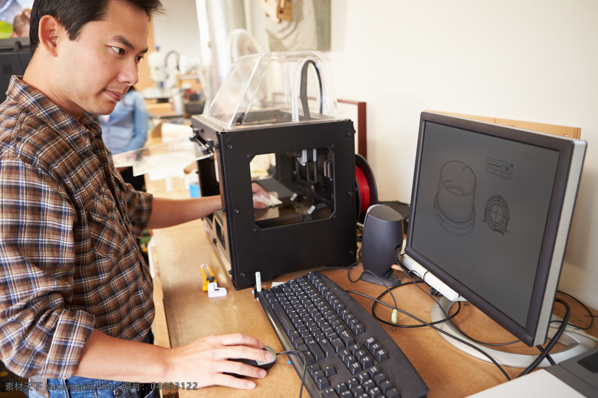 操作 3d 打印 工作人员 3d打印机 打印机 3d模型打印 三维打印机 3d打印技术 其他类别 生活百科