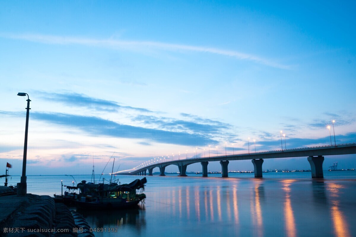 海滩 桥梁 蓝色 大海 两个风格 两只猫 长 夜晚 光 船 旅行 景观 墙纸 美丽 自然景观 自然风景