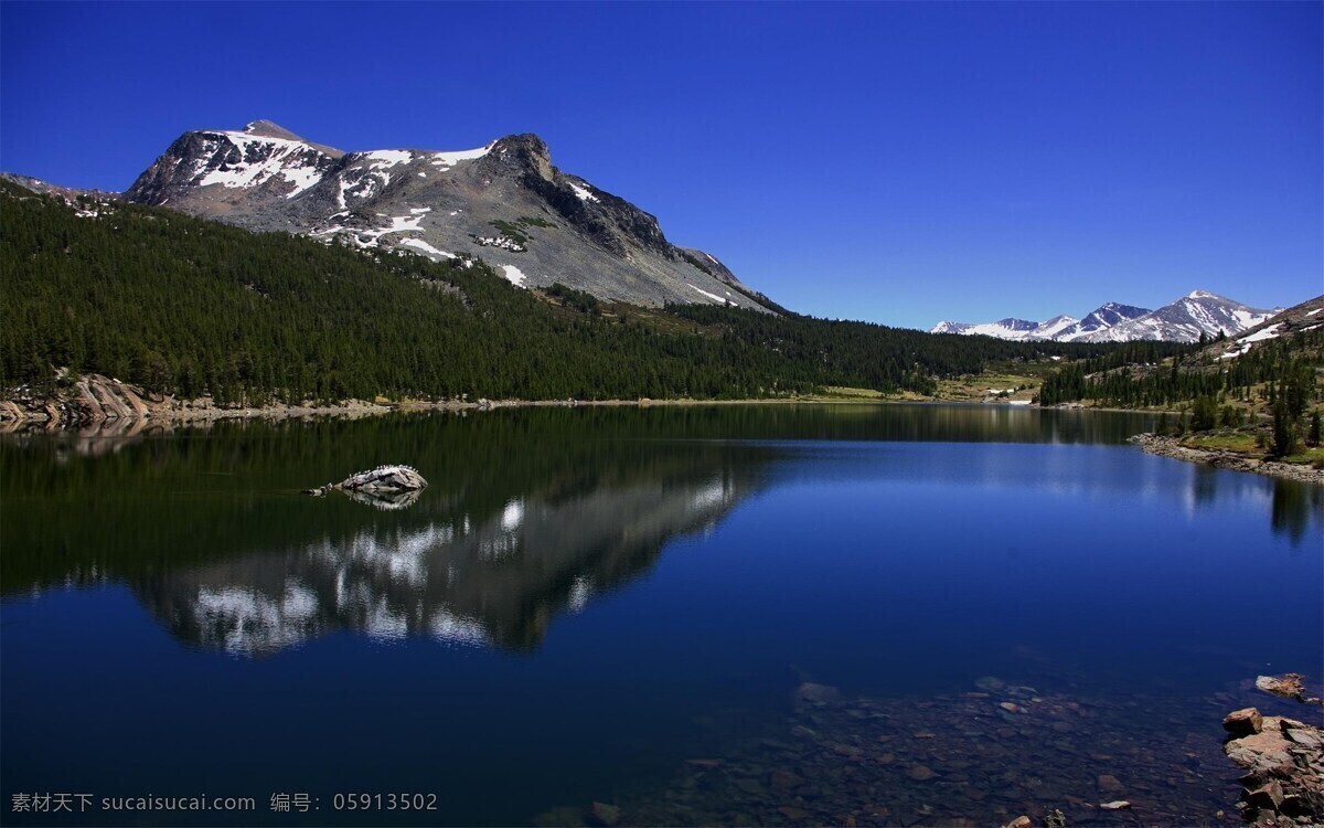 湖边大山蓝天 湖边 大山 蓝天图片 黑色