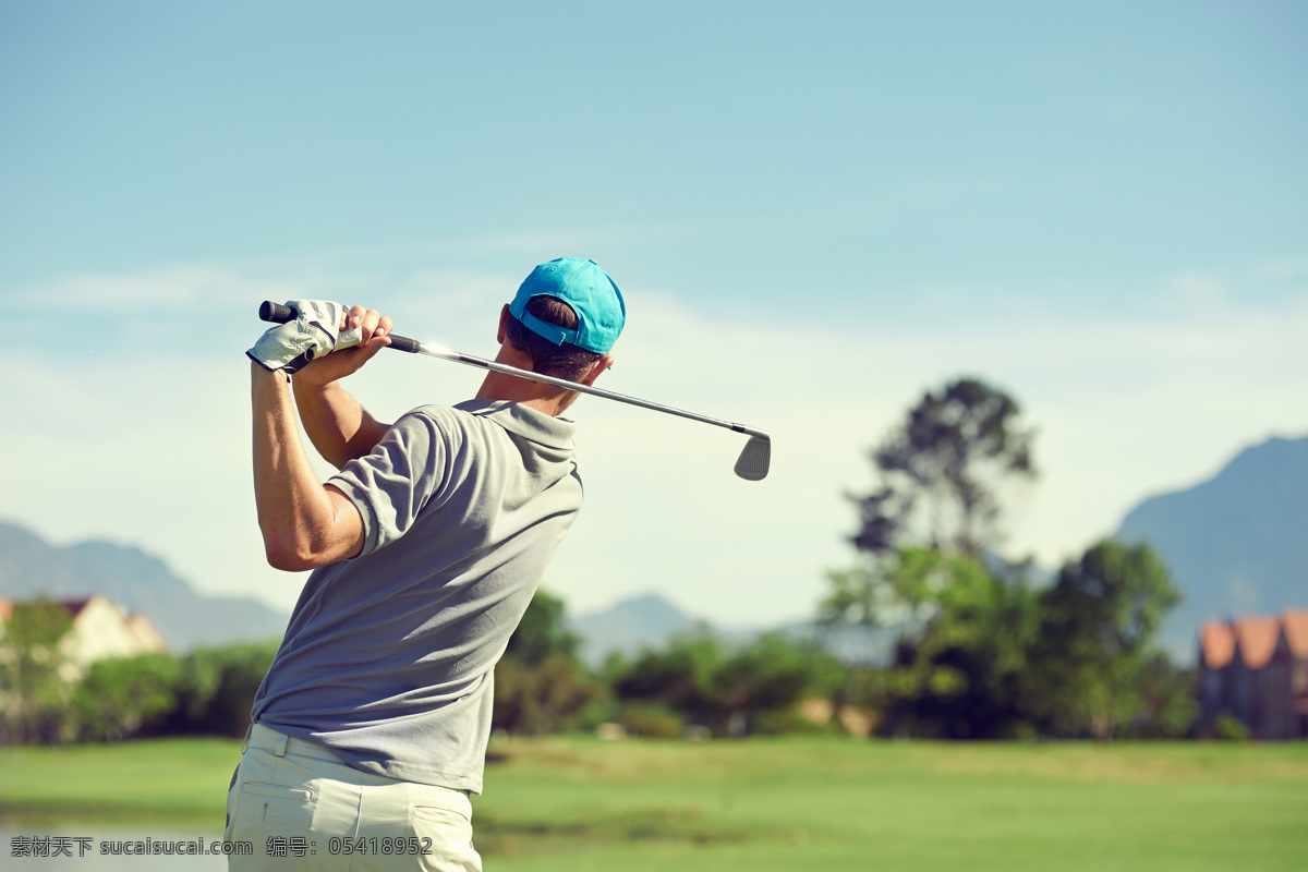 高尔夫球 男士 高尔夫 男人 高尔夫运动员 高尔夫球场 草地 绿地 草坪 体育运动 休闲运动 生活百科 青色 天蓝色