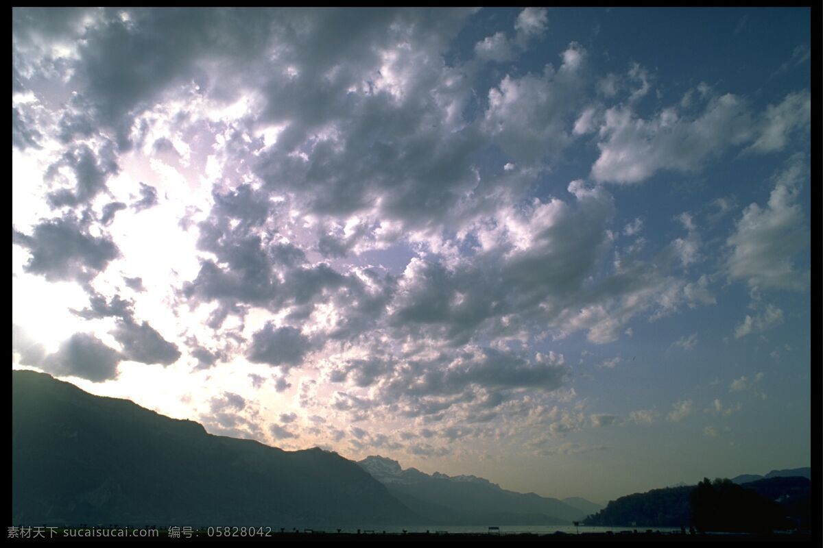 风景免费下载 白云 风景 海水 蓝天 沙丘 树林 天空 夕阳 云海 生活 旅游餐饮
