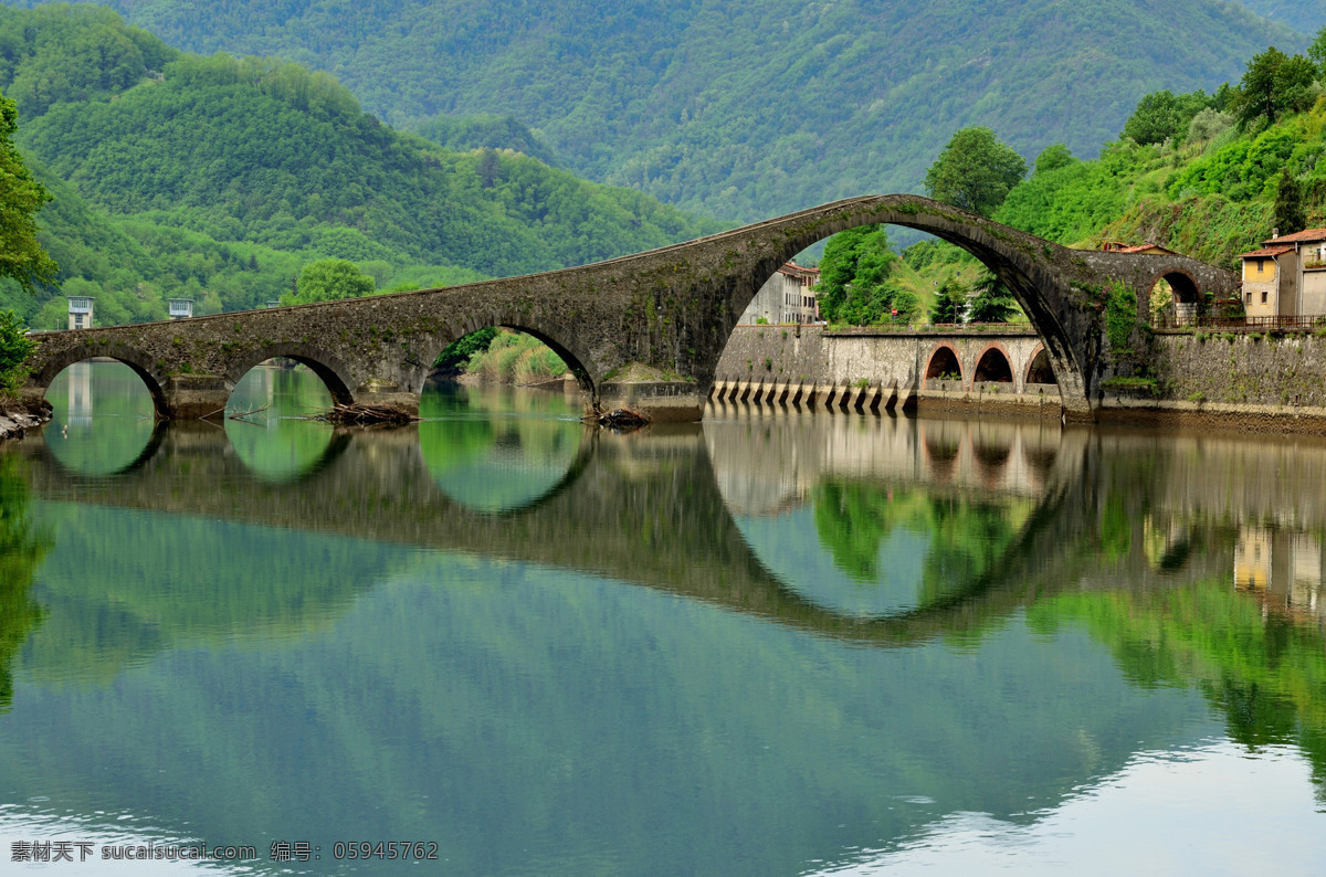 意大利魔鬼桥 意大利 魔鬼桥 桥梁 旅游 景点 风光 风景 自然 旅游摄影 国外旅游