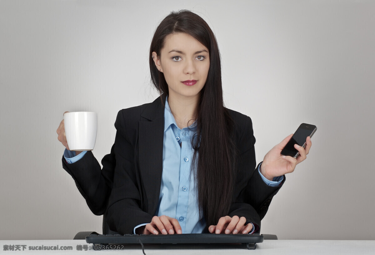 休闲 办公 商务 美女图片 喝咖啡 喝茶 打手机 电脑办公 职业女性 一心多用 白领 商务女士 商务美女 生活人物 人物图片