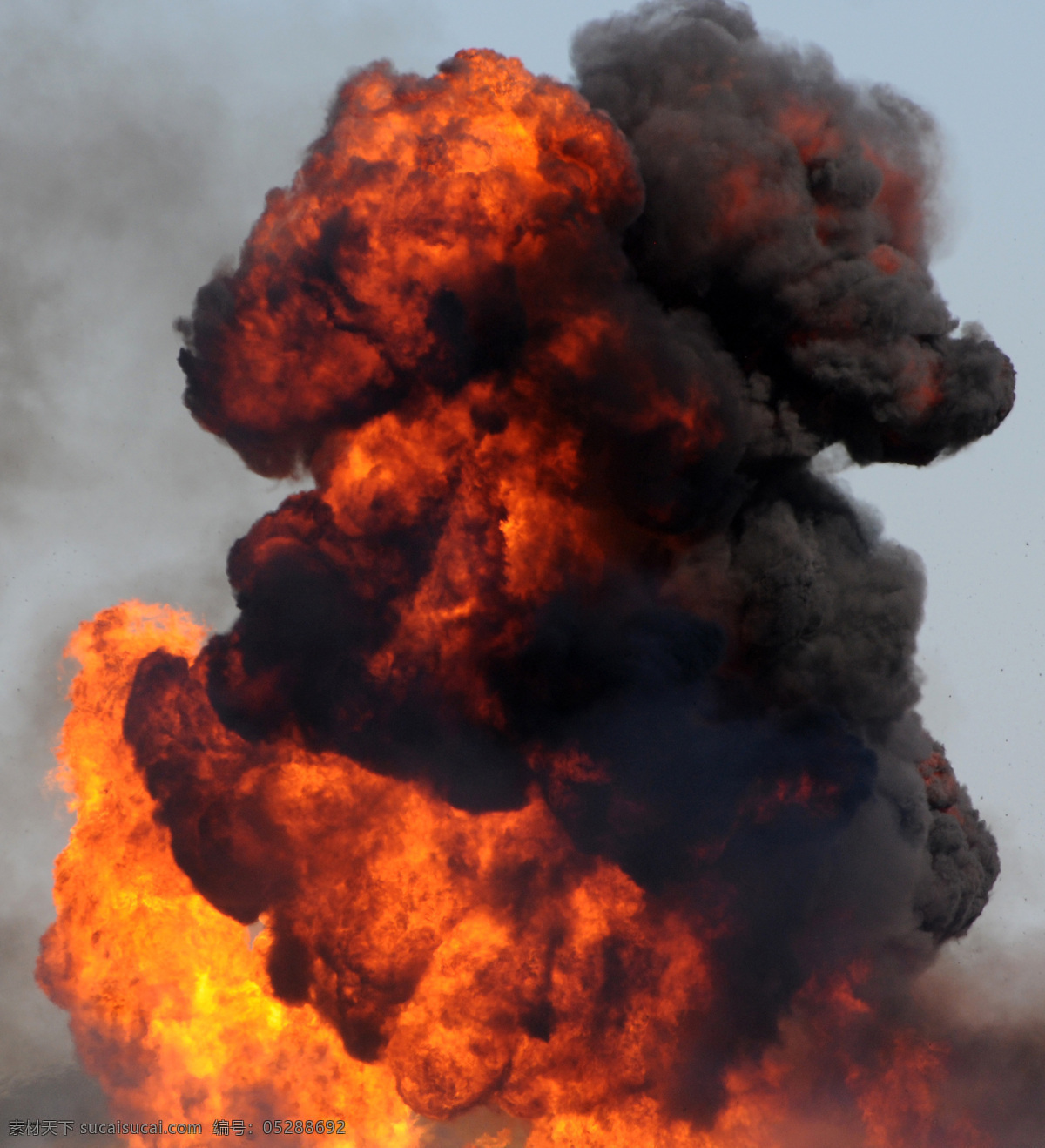 爆炸 特效 烟雾 硝烟 炸弹 爆破 浓烟 火焰 军事武器 现代科技