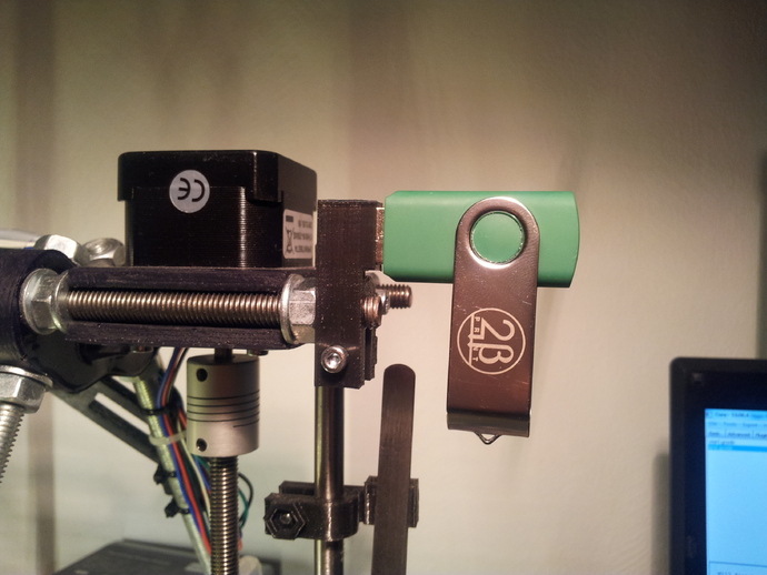m8 usb 盘 架杆