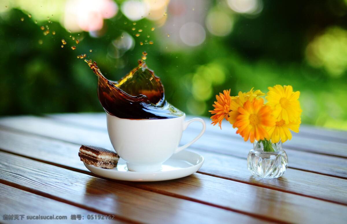 咖啡 杯子 餐饮美食 插花 茶点 飞溅 花 花瓶 香醇 水花 饮料酒水 矢量图 日常生活