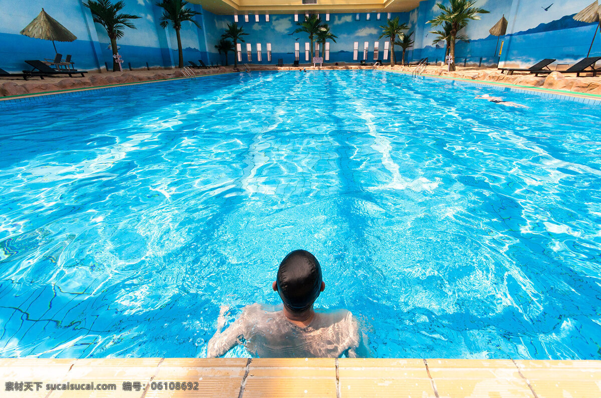 高端游泳池 三亚风格 游泳池 高端 蓝色游泳池 椰树 沙滩 风景摄影 自然景观 自然风景