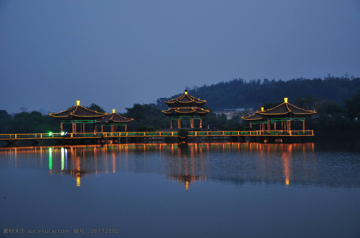 五 龙亭 夜景 倒影 湖面 建筑园林 霓虹灯 树林 园林建筑 五龙亭夜景 五龙亭 山岗 家居装饰素材 灯饰素材
