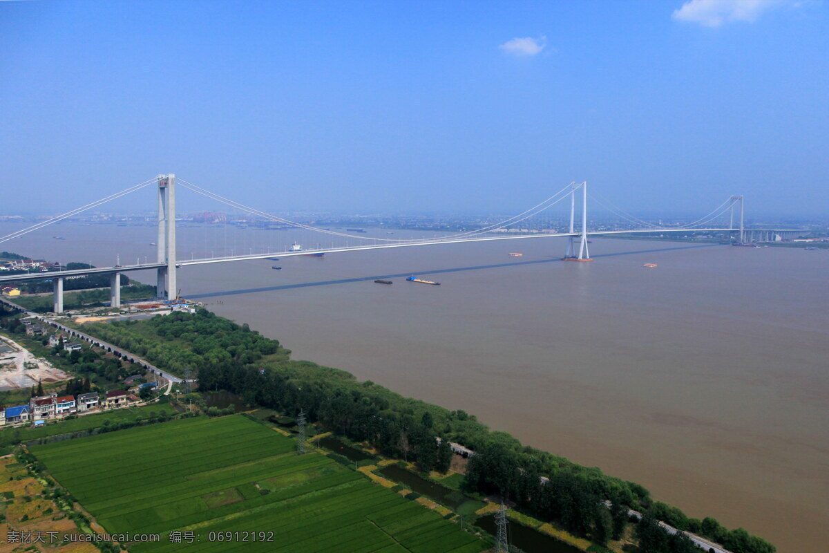 泰州长江大桥 泰州 长江 大桥 三塔桥 悬索 扬中 常州 跨江 建筑摄影 建筑园林