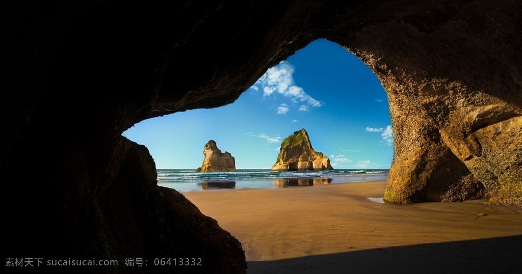 海边洞穴图片 石洞 山洞 海边 沙滩 蓝天白云 山洞风景 海景 唯美 意境 石头 海面