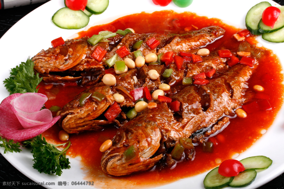 红烧小黄鱼 红烧 热菜 小黄鱼 盘子 传统美食 美食图片 餐饮美食