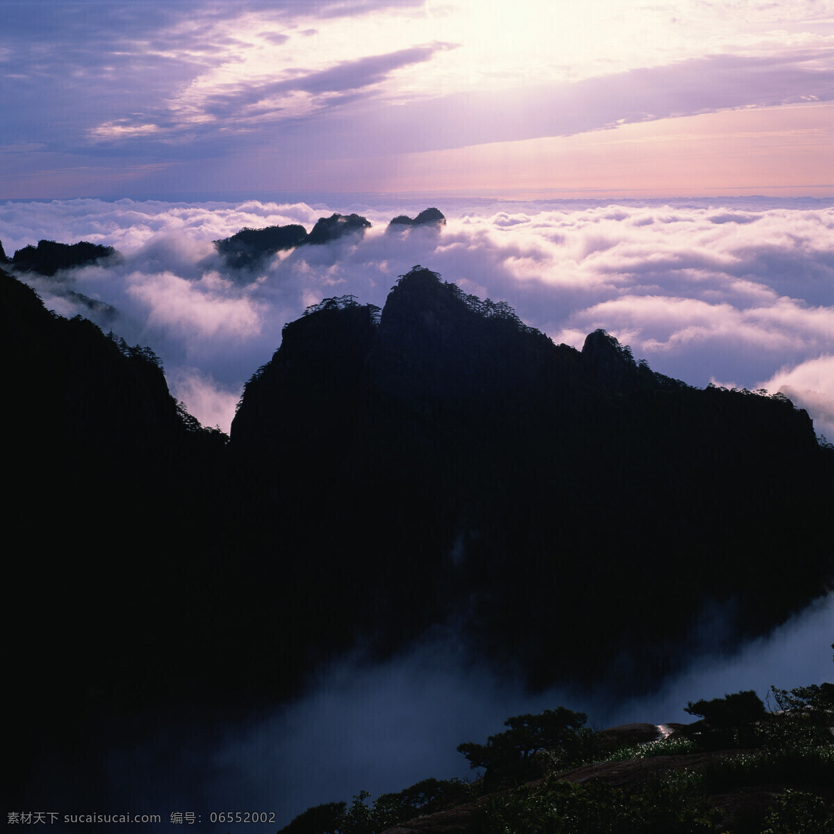 云中 山 文件 源文件 psd源文件 风景ps素材 云中的山