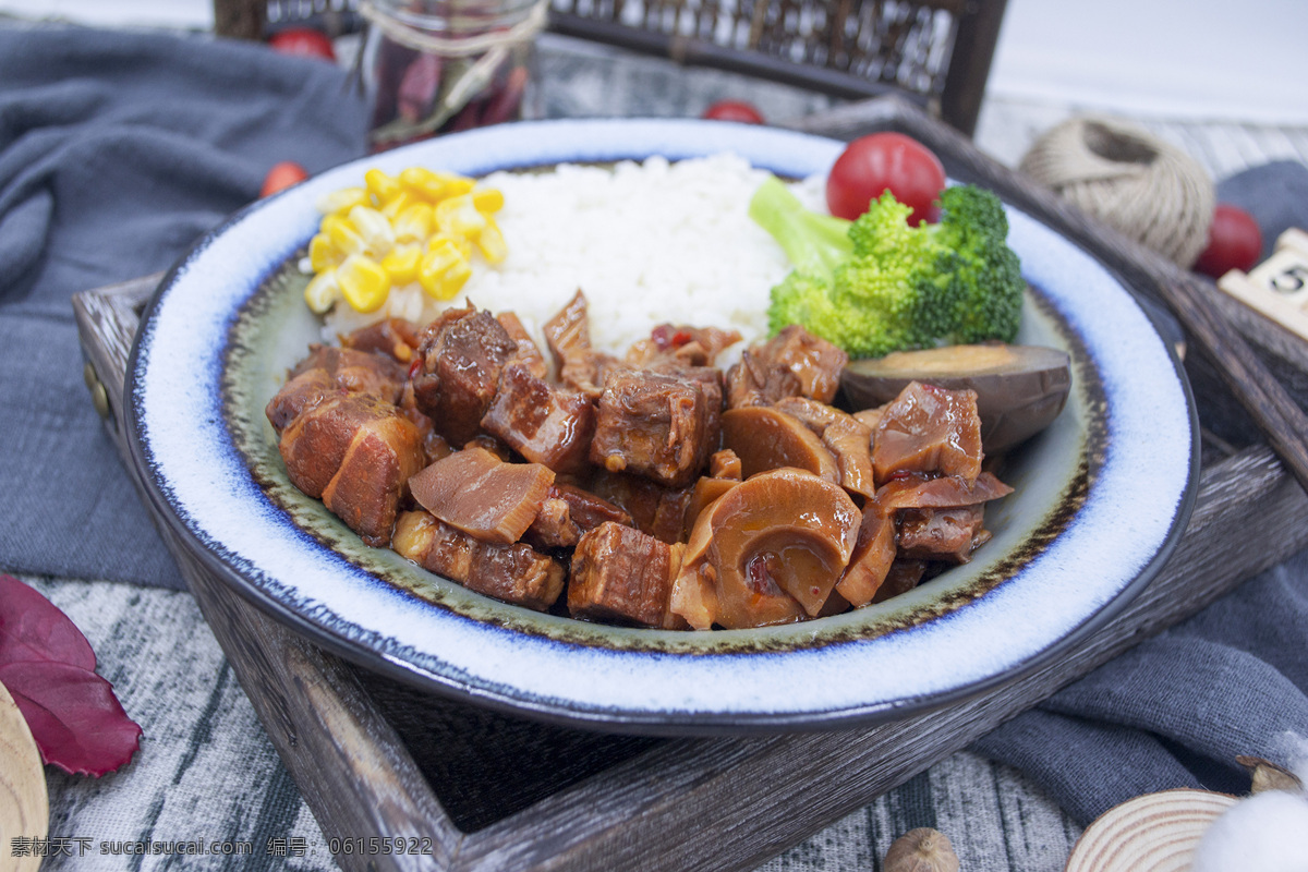 干 笋 烧肉 盖浇饭 干笋烧肉 干笋烧肉盖饭 干笋红烧肉 传统美食 餐饮美食 干笋烧肉饭 干笋炒肉 干笋炒肉饭