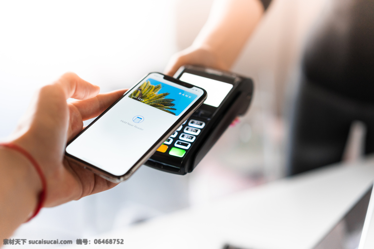 手机支付 手机 苹果 苹果手机 客户 apple pay nfc 支付 场景 使用场景 互联网 互联网支付 刷卡 消费 结账 买单 电子 电子商务 交易 成交 银行 业务 买家 购买 经济 财务 付款 在线 智能手机 销售 支出 技术 终端 科技 读卡器 传输 数据 生活百科 生活素材