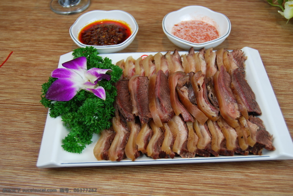 带皮狗肉 韩式狗肉 韩国狗肉 鲜族狗肉 朝鲜狗肉 韩式菜肴 韩餐 餐厅菜谱 韩国美食 餐饮美食 传统美食