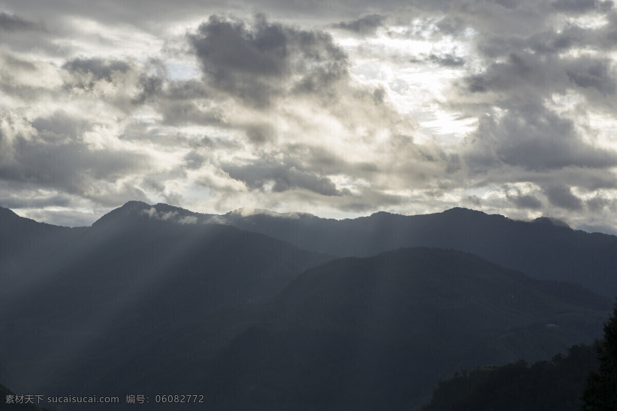 厚积云 天空 云 山上的天空 多云的天空 自然景观 自然风景