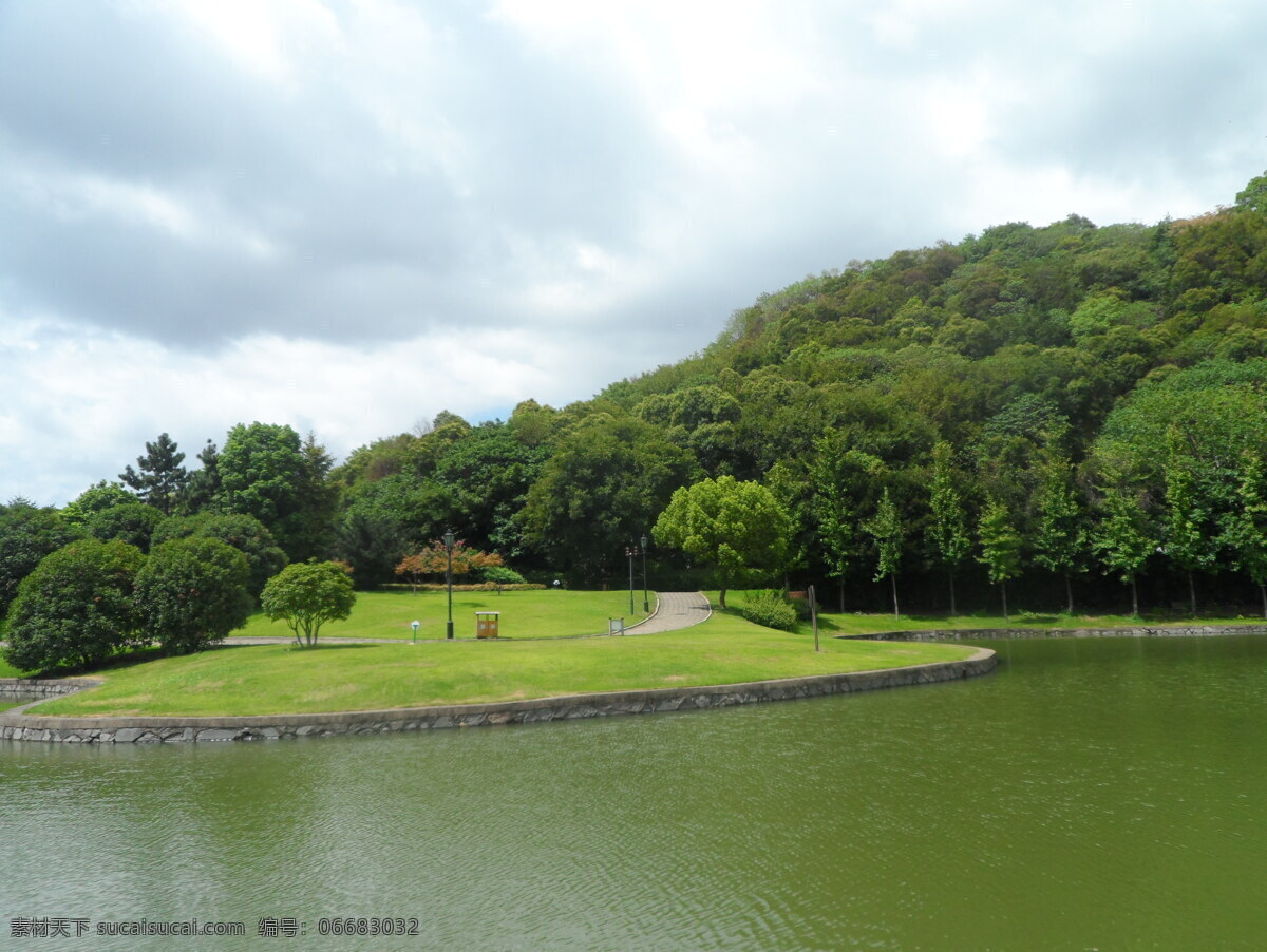 公园景观 白云 天空 树木 绿草 水面 公园 自然景观 自然风景